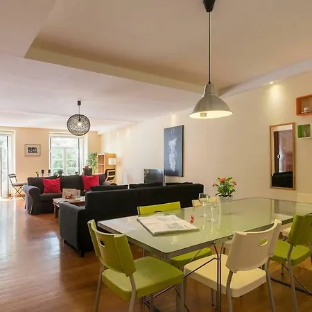 Sleeping To The Sound Of Fado דירה *